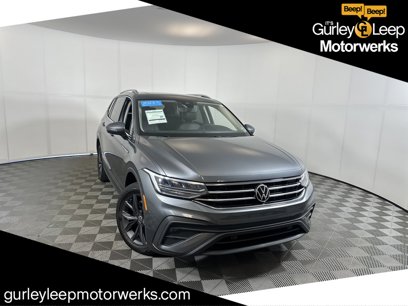 Used 2023 Volkswagen Tiguan SE w/ Panoramic Sunroof Package