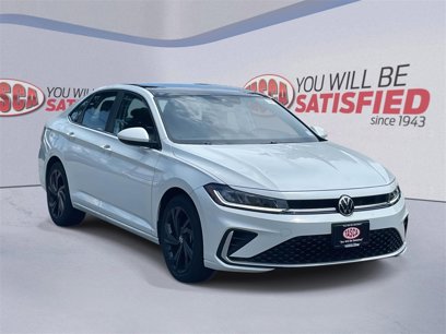 Used 2025 Volkswagen Jetta SE w/ Sunroof Package