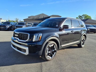 Used 2024 Kia Telluride EX w/ EX Captain's Chair Package