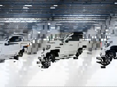 New 2025 GMC Sierra 1500 SLT w/ SLT Premium Package