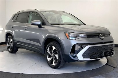 Certified 2025 Volkswagen Taos SE