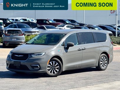 Used 2023 Chrysler Pacifica Touring-L