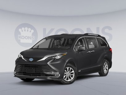 New 2025 Toyota Sienna XLE