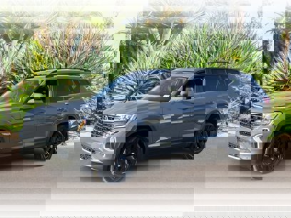 New 2025 Volkswagen Atlas SE