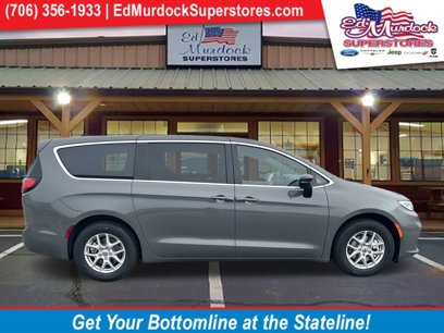 New 2025 Chrysler Pacifica Select