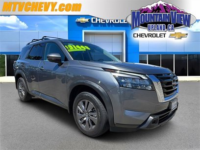 Used 2023 Nissan Pathfinder SV