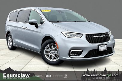 Certified 2023 Chrysler Pacifica Touring-L