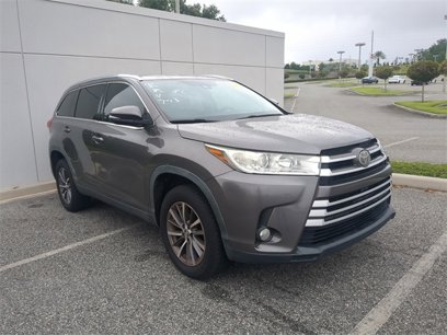 Used 2019 Toyota Highlander SE