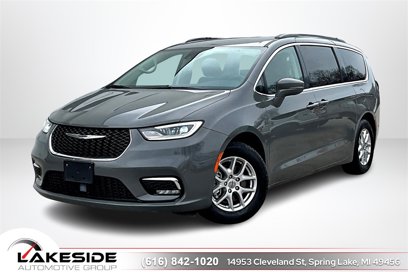 Used 2022 Chrysler Pacifica Touring-L