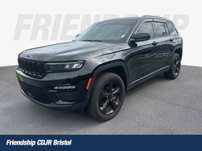 Used 2023 Jeep Grand Cherokee Limited w/ Black Appearance Package