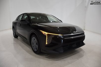 New 2025 Kia K4 LX