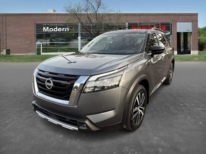 New 2025 Nissan Pathfinder Platinum w/ Cargo Package