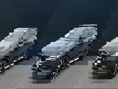 Certified 2025 Volvo V60 B5 Cross Country Ultra w/ Protection Package Premier