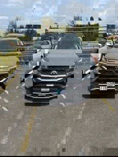 New 2024 Volkswagen Taos SE w/ Panoramic Sunroof Package