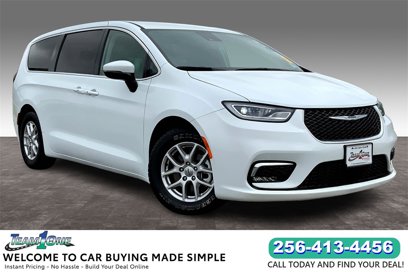 Used 2023 Chrysler Pacifica Touring-L