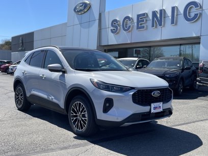 New 2025 Ford Escape SE