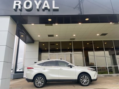 Used 2021 Toyota Venza XLE w/ Softex Package
