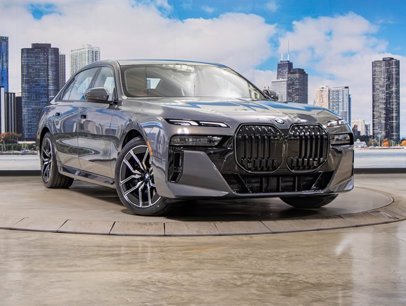 New 2025 BMW 740i xDrive w/ Premium Package