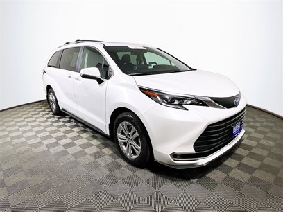 Certified 2024 Toyota Sienna Platinum