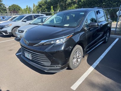 Used 2021 Toyota Sienna LE