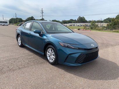 New 2025 Toyota Camry LE