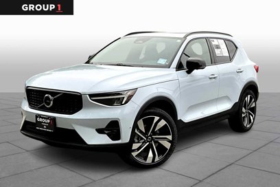 Used 2024 Volvo XC40 B5 Plus w/ Protection Package Premier