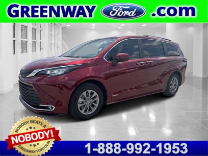 Used 2021 Toyota Sienna XLE