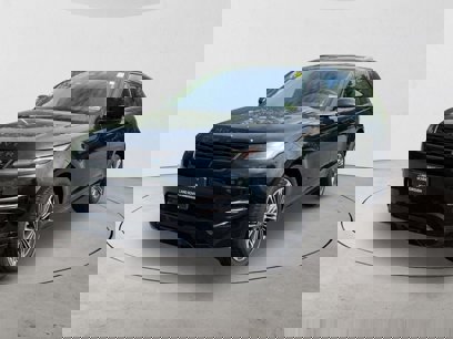 New 2025 Land Rover Range Rover Evoque Dynamic SE