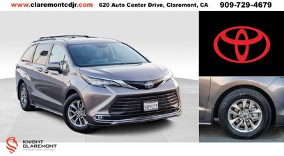 Used 2022 Toyota Sienna XLE