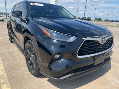 Used 2022 Toyota Highlander LE
