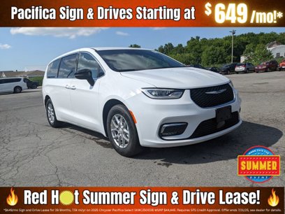 New 2025 Chrysler Pacifica Select