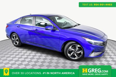 Used 2022 Hyundai Elantra SEL w/ Convenience + Premium Package
