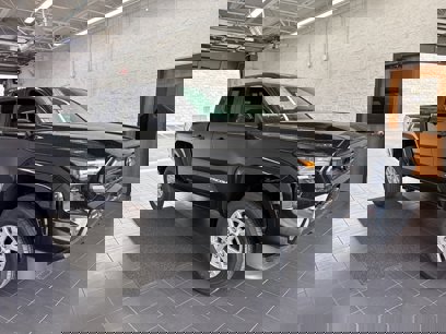 New 2025 Toyota Tacoma SR5