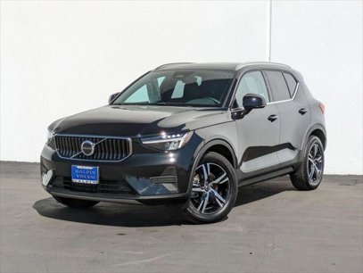 Used 2025 Volvo XC40 B5 Core