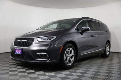 Used 2023 Chrysler Pacifica Limited