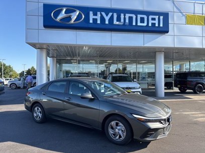 Certified 2025 Hyundai Elantra SE