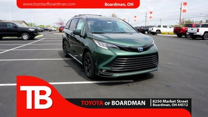 New 2025 Toyota Sienna XLE Woodland Edition