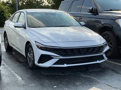 Used 2025 Hyundai Elantra SE