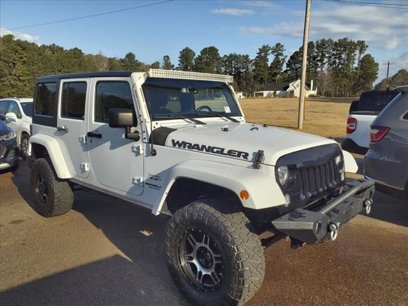 Used 2017 Jeep Wrangler Unlimited Sahara w/ Connectivity Group