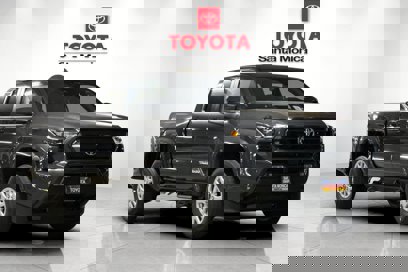 New 2025 Toyota Tacoma SR5