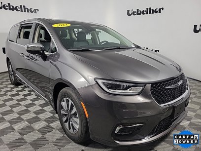 Used 2023 Chrysler Pacifica Limited
