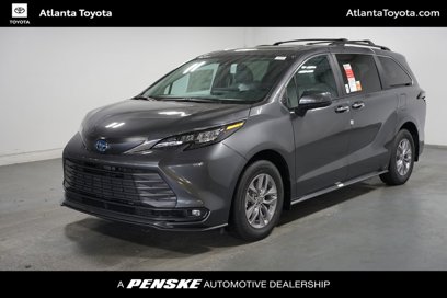 New 2025 Toyota Sienna XLE