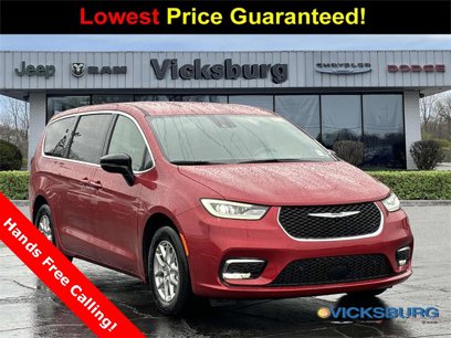 New 2025 Chrysler Pacifica Select