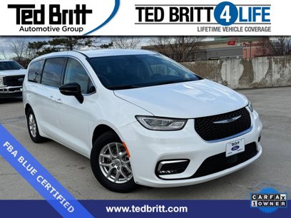 Used 2024 Chrysler Pacifica Touring-L