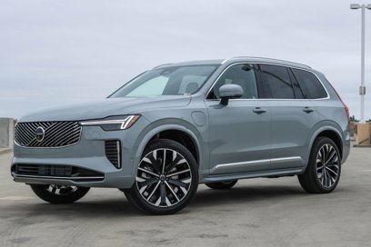 New 2025 Volvo XC90 T8 Plus w/ Protection Package Premier