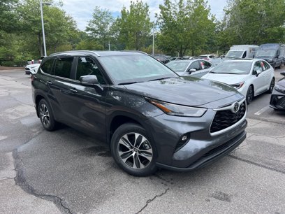 New 2025 Toyota Highlander XLE