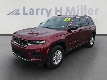 Used 2023 Jeep Grand Cherokee Laredo w/ Trailer Tow Prep Group (B)