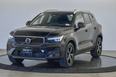 Certified 2025 Volvo XC40 B5 Core