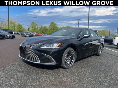 New 2025 Lexus ES 300h w/ Luxury Package