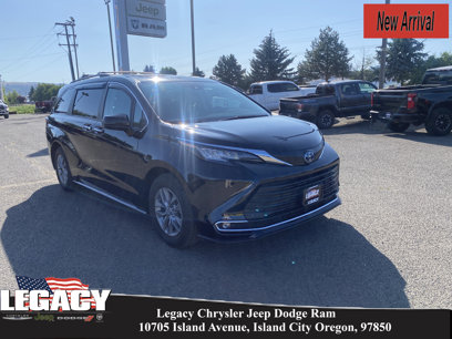 Used 2022 Toyota Sienna XLE